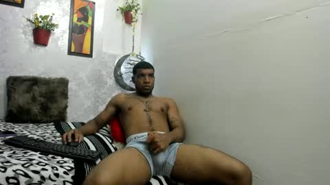 Snapshot of choco_hornyx18 chatting on October 20, 4:13 am Choco online show from October 20, 4:13 am