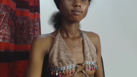 Snapshot of choco_petitqueen chatting on December 14, 10:24 am choco_petitqueen online show from December 14, 10:24 am