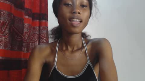 Snapshot of choco_petitqueen chatting on December 28, 8:48 am choco_petitqueen online show from December 28, 8:48 am