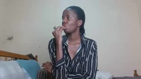 chocolatebony_ online show from June 7, 4:55 pm