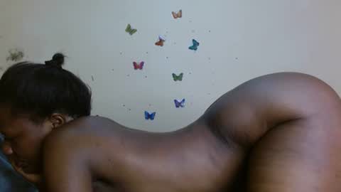 chocolatebony_ online show from June 16, 7:33 am
