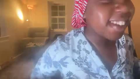 Snapshot of chocolatebunnycakez chatting on December 1, 10:26 pm chocolatebunnycakez online show from December 1, 10:26 pm