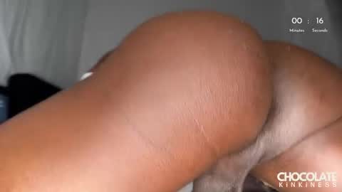 Snapshot of chocolatekinkiness chatting on January 28, 11:17 pm Chocolate Kinkiness online show from January 28, 11:17 pm