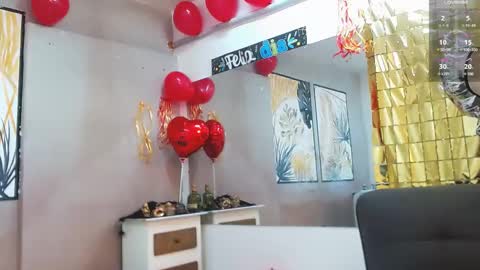 Snapshot of choreythaiylor chatting on February 18, 5:53 pm Chorey Thaylor online show from February 18, 5:53 pm