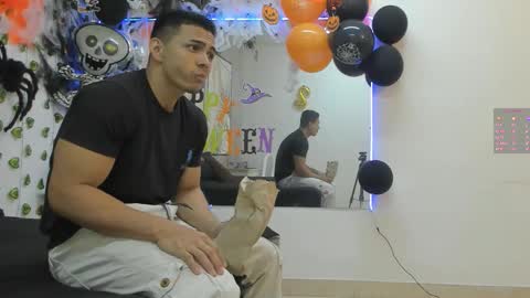 Snapshot of choreythaiylor chatting on October 5, 2:26 pm Chorey Thaylor online show from October 5, 2:26 pm
