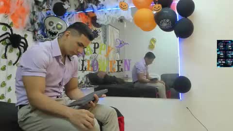 Snapshot of choreythaiylor chatting on October 14, 3:13 pm Chorey Thaylor online show from October 14, 3:13 pm