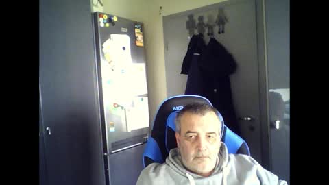 Chris online show from May 9, 10:53 am