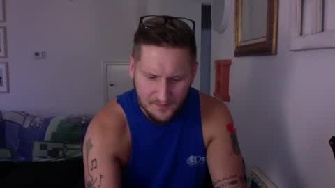 Christopher the Blue-Eye Guy online show from October 2, 4:03 pm