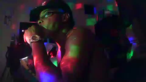 Snapshot of chris4uall chatting on November 2, 1:08 am Chris online show from November 2, 1:08 am