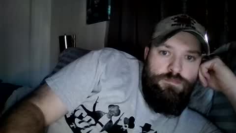 Snapshot of chris_33ss chatting on November 23, 7:24 pm chris_33ss online show from November 23, 7:24 pm