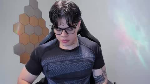 Chris Cooper Independent model online show from November 28, 2:14 am