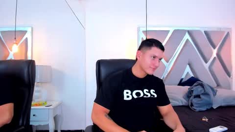 Chris Diamond online show from March 15, 8:15 pm