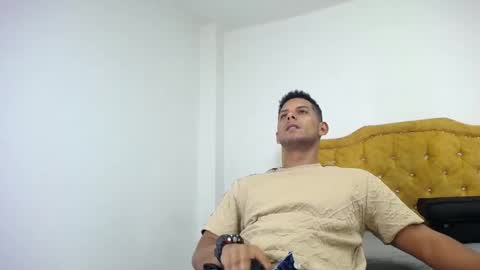 chris_dick2 online show from May 5, 5:15 am