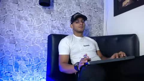 Snapshot of chris_dick2 chatting on July 27, 1:29 pm chris_dick2 online show from July 27, 1:29 pm