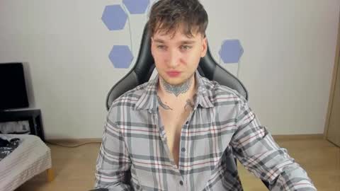 Chris Tyson online show from December 25, 5:16 am