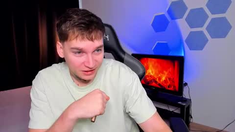 Chris Tyson online show from December 3, 7:27 am