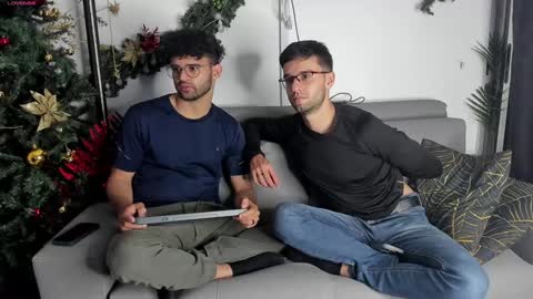 Im Chirs IM MODEL INDEPENDT online show from January 3, 4:00 am