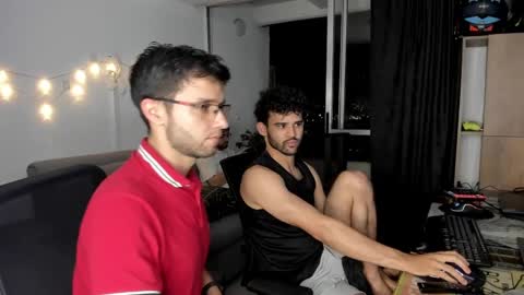 Im Chirs IM MODEL INDEPENDT online show from February 5, 2:19 am