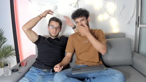 Im Chirs IM MODEL INDEPENDT online show from February 6, 2:11 am