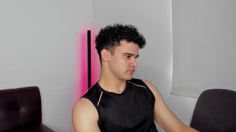 Im Chirs IM MODEL INDEPENDT online show from September 29, 8:35 pm