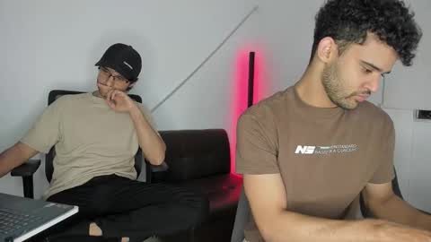 Im Chirs IM MODEL INDEPENDT online show from October 9, 1:36 am