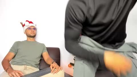 Im Chirs IM MODEL INDEPENDT online show from November 30, 12:36 am