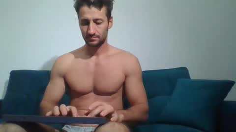 Snapshot of chrisaron chatting on November 21, 4:44 am chrisaron online show from November 21, 4:44 am