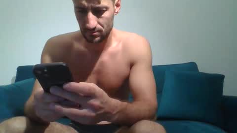 Snapshot of chrisaron chatting on November 28, 5:21 am chrisaron online show from November 28, 5:21 am