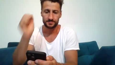 Snapshot of chrisaron chatting on June 17, 4:15 am chrisaron online show from June 17, 4:15 am