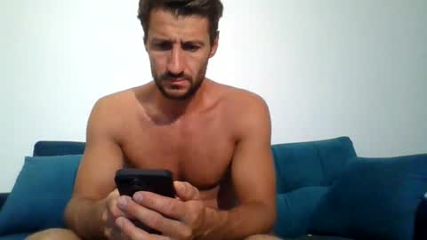 Snapshot of chrisaron chatting on July 29, 3:15 am chrisaron online show from July 29, 3:15 am