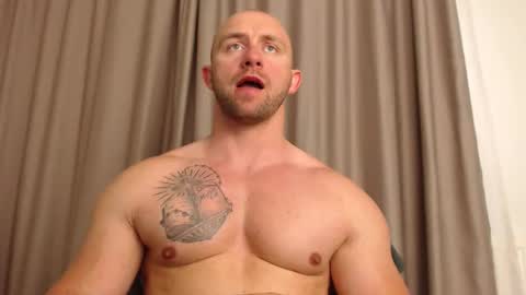 chrisbigbiceps online show from May 29, 5:22 pm