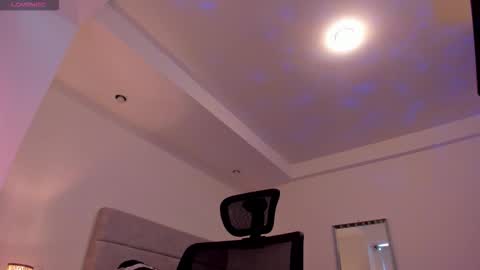 chrismorgan24 online show from February 28, 4:08 pm