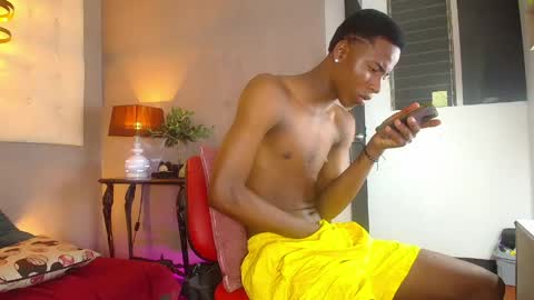Snapshot of chriss_ath chatting on May 21, 12:56 pm chriss online show from May 21, 12:56 pm
