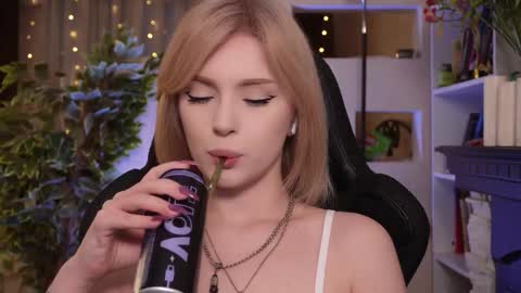 chriss_foxx online show from February 28, 3:24 pm