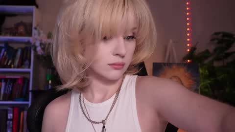 Snapshot of chriss_foxx chatting on May 9, 3:50 pm chriss_foxx online show from May 9, 3:50 pm