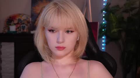 Snapshot of chriss_foxx chatting on June 13, 3:32 pm chriss_foxx online show from June 13, 3:32 pm