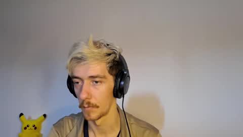 Snapshot of chrisslicer chatting on October 2, 11:28 am Christopher online show from October 2, 11:28 am