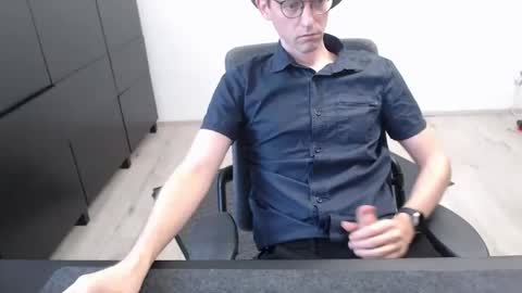 Snapshot of christianblck chatting on November 10, 10:14 am christianblck online show from November 10, 10:14 am