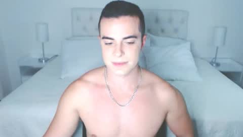 Snapshot of christiandiorx chatting on October 22, 1:39 am christiandiorx online show from October 22, 1:39 am