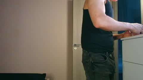UPVOTE ME ------  ILL DO SOMETHING FOR FREE online show from July 18, 6:01 pm