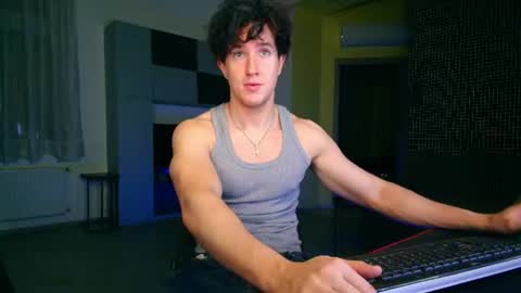 UPVOTE ME ------  ILL DO SOMETHING FOR FREE online show from July 24, 6:39 pm