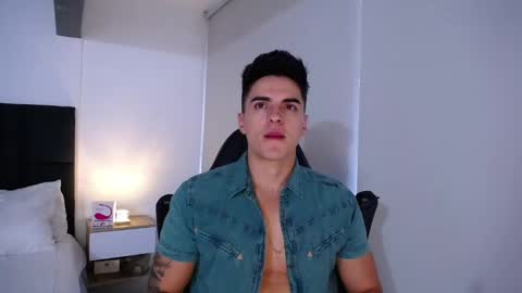 Snapshot of christianvalenzia chatting on February 5, 3:09 pm Christian online show from February 5, 3:09 pm