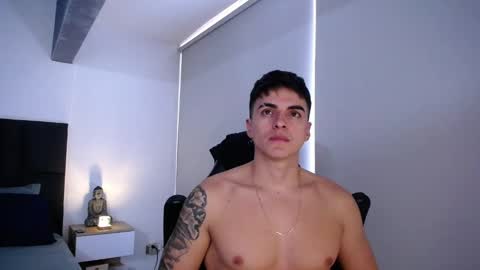 Snapshot of christianvalenzia chatting on November 17, 3:29 pm Christian online show from November 17, 3:29 pm