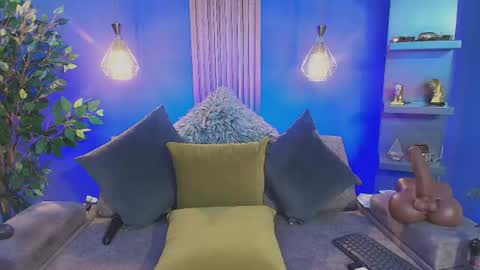 Christiekroes online show from June 22, 1:41 pm
