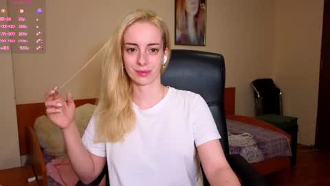 christihanson online show from July 15, 10:59 pm