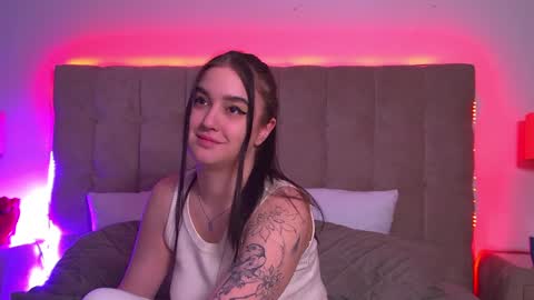 Snapshot of christinamilton chatting on January 29, 5:19 am Christina online show from January 29, 5:19 am