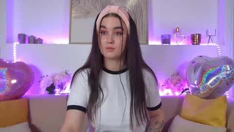 Snapshot of christinamilton chatting on February 13, 9:49 pm Christina online show from February 13, 9:49 pm