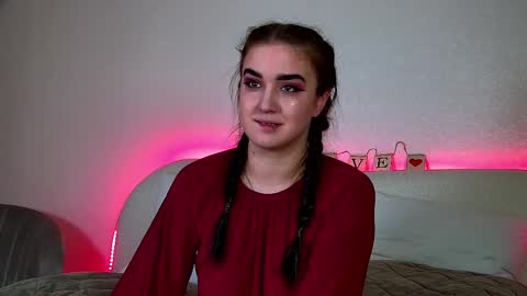 Snapshot of christinamilton chatting on February 18, 12:48 am Christina online show from February 18, 12:48 am