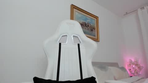 Snapshot of christine0990__ chatting on March 7, 7:19 am Hi im Christine online show from March 7, 7:19 am