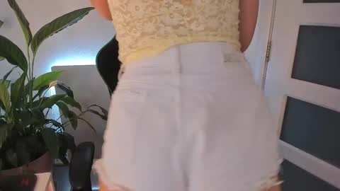 Snapshot of christine_cardo chatting on November 3, 10:32 pm Christine Cardo online show from November 3, 10:32 pm